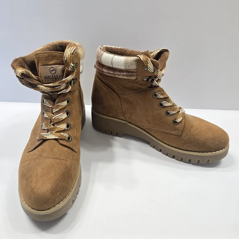 Magellan Outdoor Womens Hiking Boots Size 8D Brown Plaid Cuff Lace Up Ankle Boot